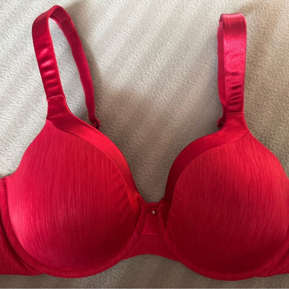 Vanity Fair Women Bra /Red /Size 38C Adjustable Strap 3 Row Hook & Eye/Underwire